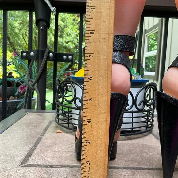 Elegant Black Women's Sandals by Report Signature size 7.5 - Picture 5 of 13